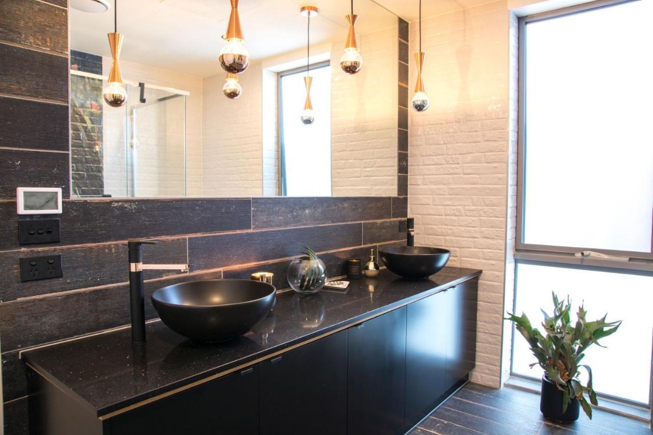 Luxury Cozy 2bdr Wifi ☆ Netflix ☆gas Log Fire Apartment